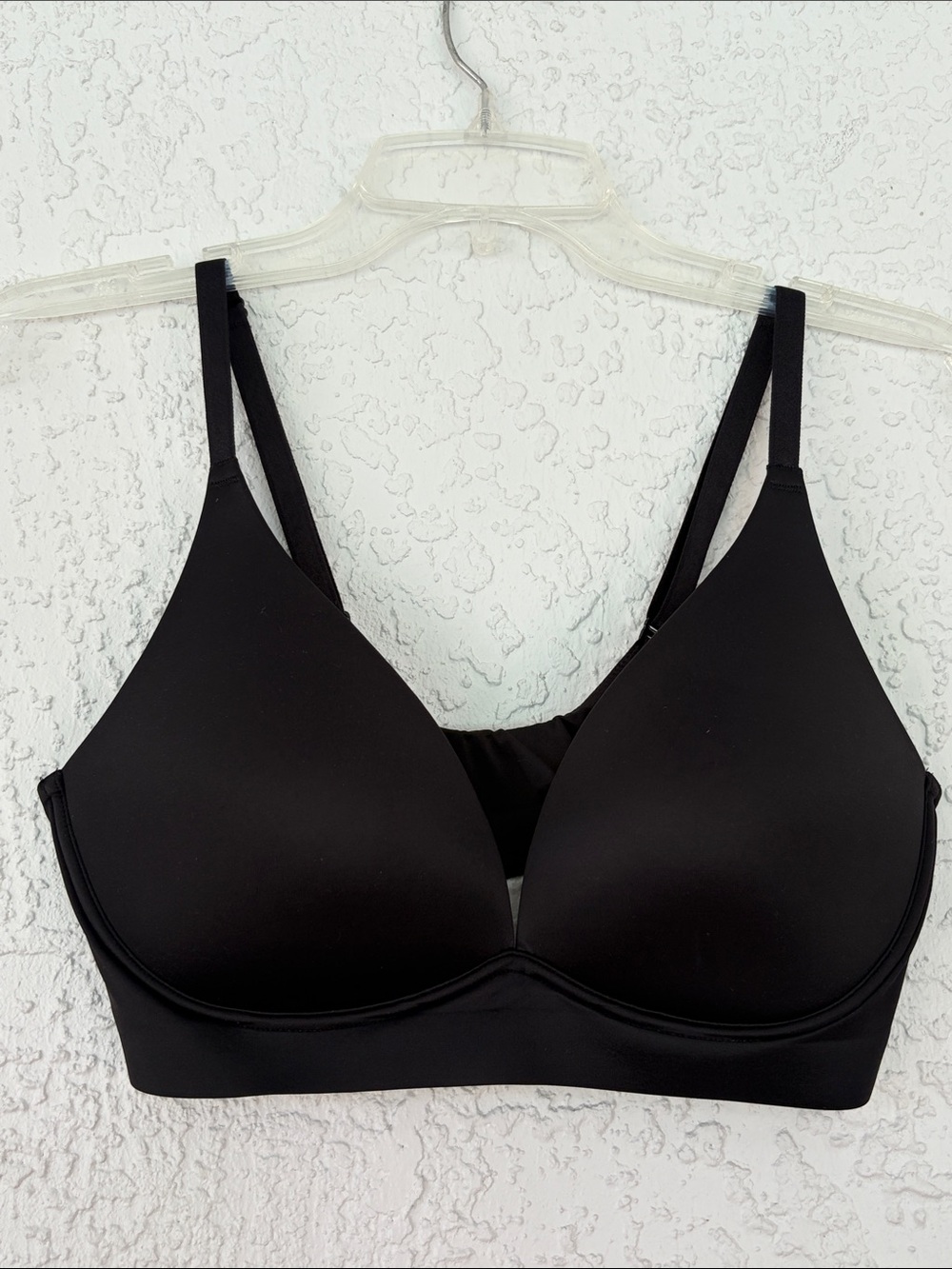 SOMA Smooth Everyday Wireless Black luxe plunge bralette with Light Support M